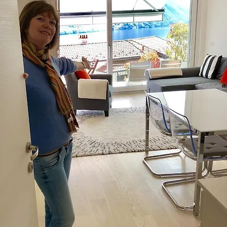 Pool By Italian Lägenhet