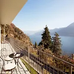 Apartment Pool By Italian
