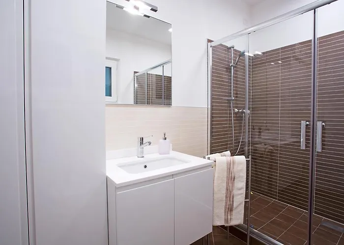 Apartment Pool By Italian Argegno